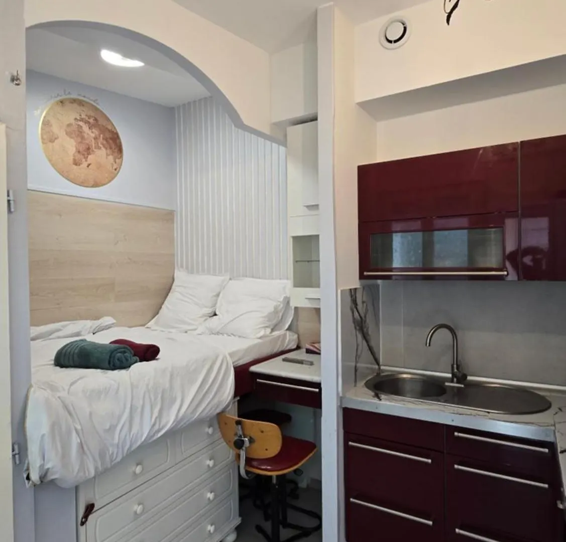 Studio Maisonnette Parisien Apartment